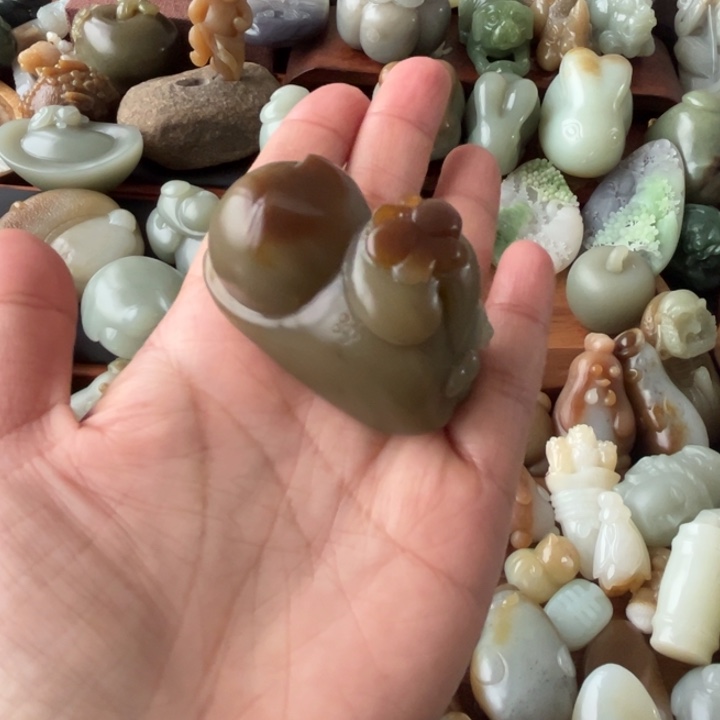 未镶嵌和田玉（糖玉）珠宝奇石旖***木