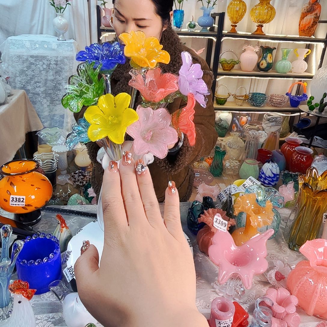 9朵百合家悦美居琉璃摆件