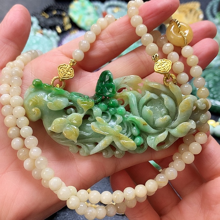 翡翠颈饰未镶嵌吊坠