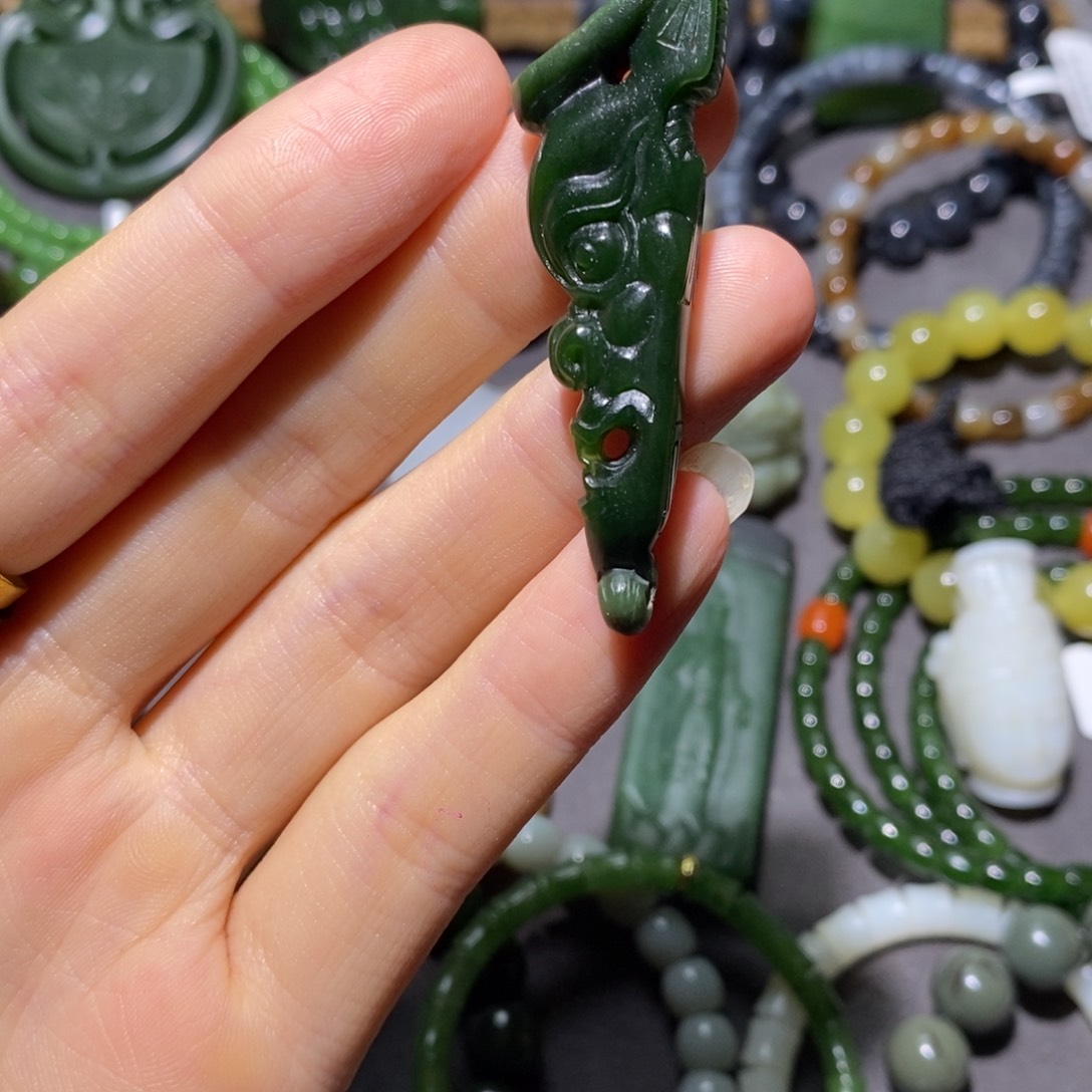 和田玉未镶嵌挂件