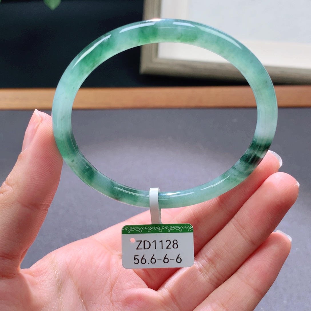 翡翠手镯未镶嵌天然翡翠手镯