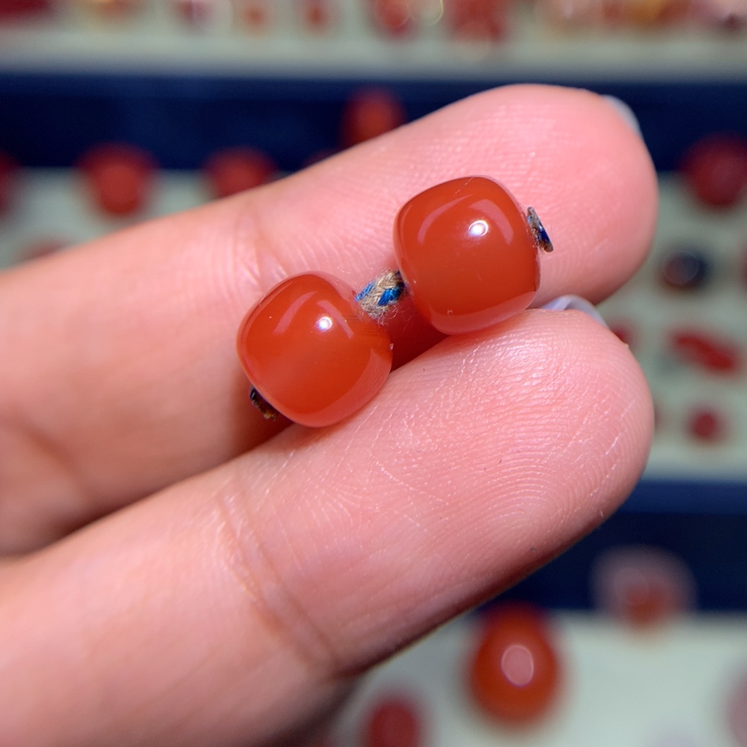 南红玛瑙老型对珠8.4未镶嵌微沙带