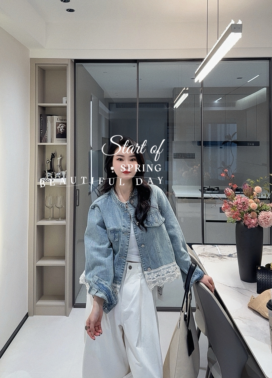 春款蕾丝拼接牛仔外套