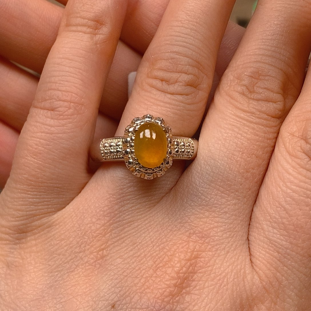 翡翠颈饰未镶嵌翡翠蛋面