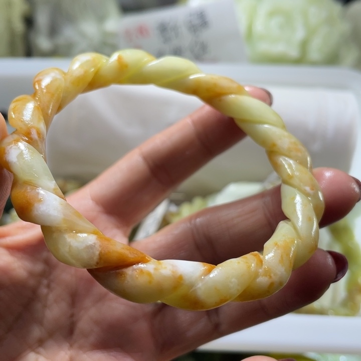 岫玉未镶嵌手镯58.59