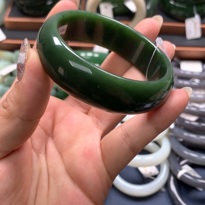 【闪购商品】未镶嵌手镯和田玉（碧玉）