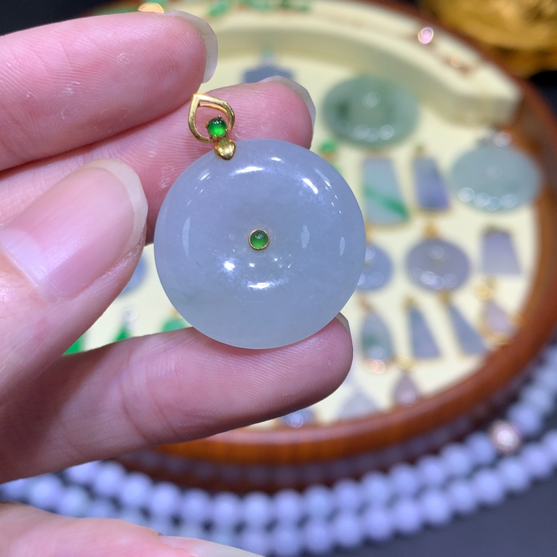 翡翠吊坠(不含链)18K金镶嵌