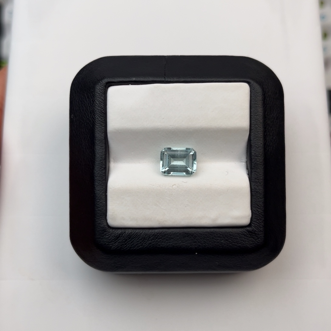 海蓝宝石裸石未镶嵌天然全净无瑕2.14CT