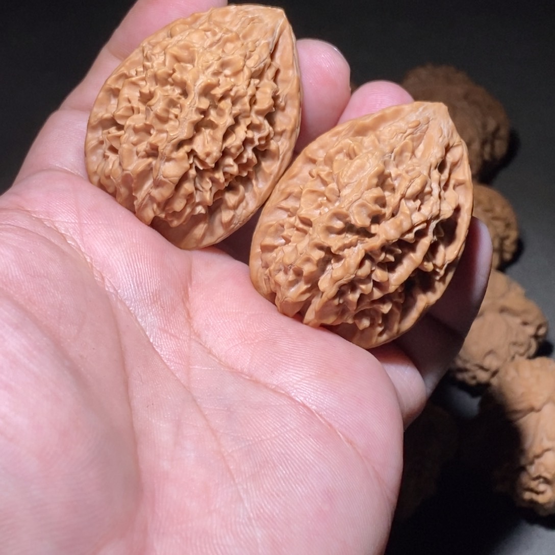 文玩核桃吊坠招财鼠