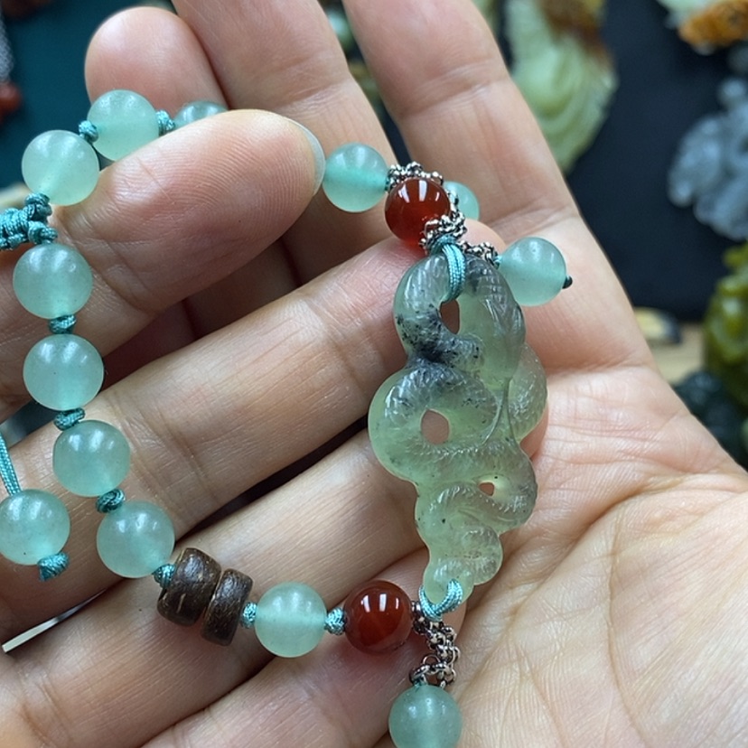 【闪购商品】蛇纹石玉手牌未镶嵌