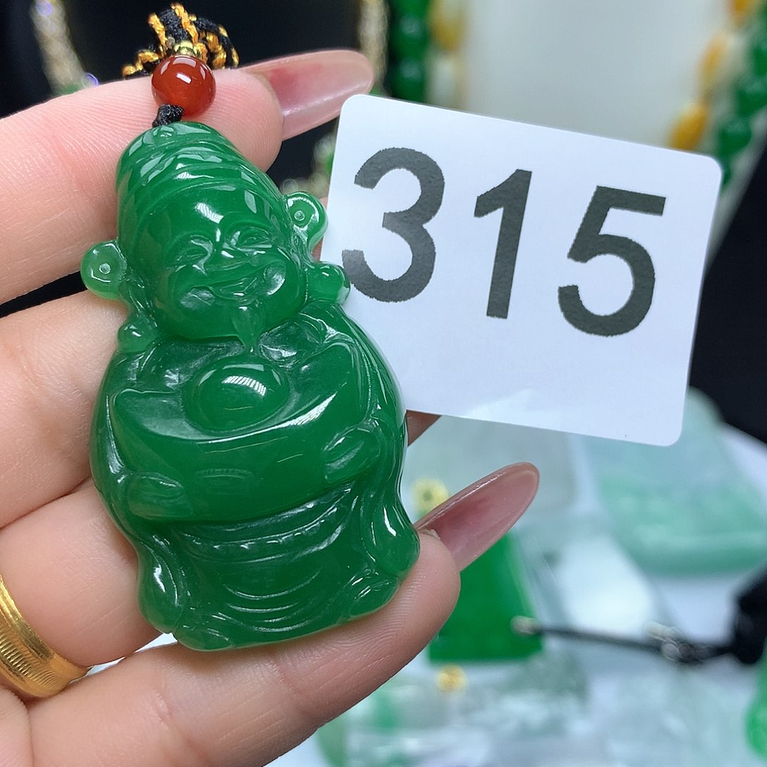 翡翠吊坠(赠链)未镶嵌