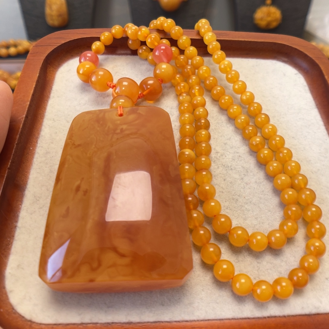 蜜蜡未镶嵌颈饰蜜蜡