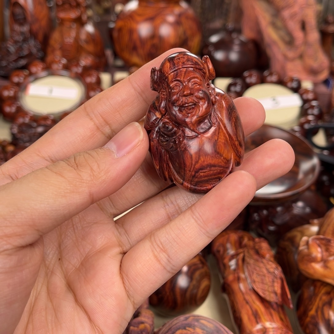 黄花梨/降香黄檀把件杨