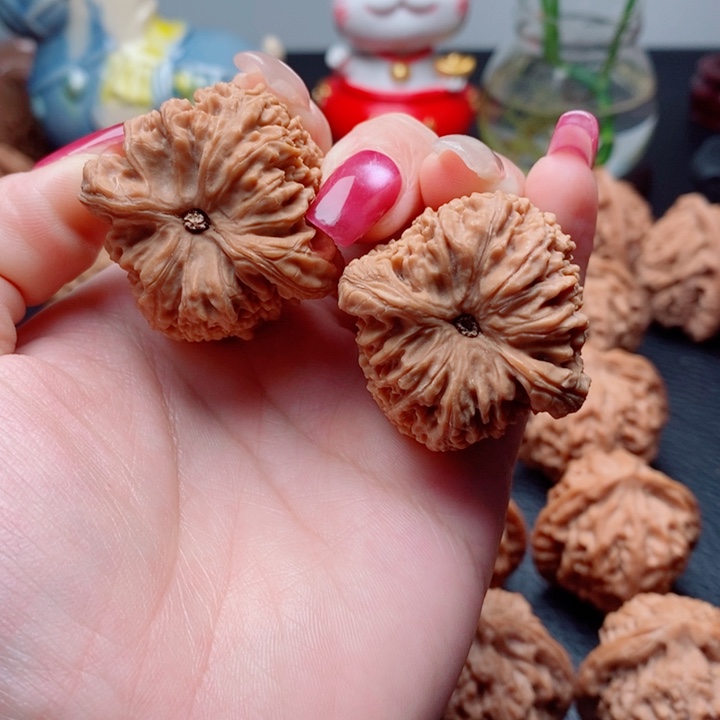 文玩核桃把件凹底南疆37