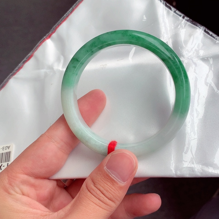 翡翠未镶嵌手镯翡翠