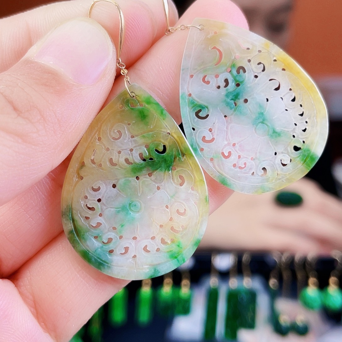 翡翠18K金镶嵌耳饰