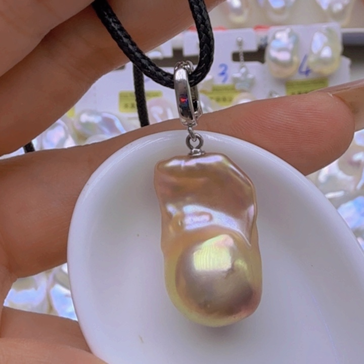 颈饰未镶嵌淡水珍珠