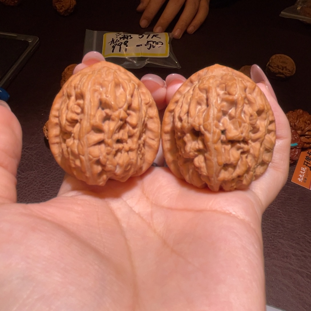 文玩核桃把件40红莲