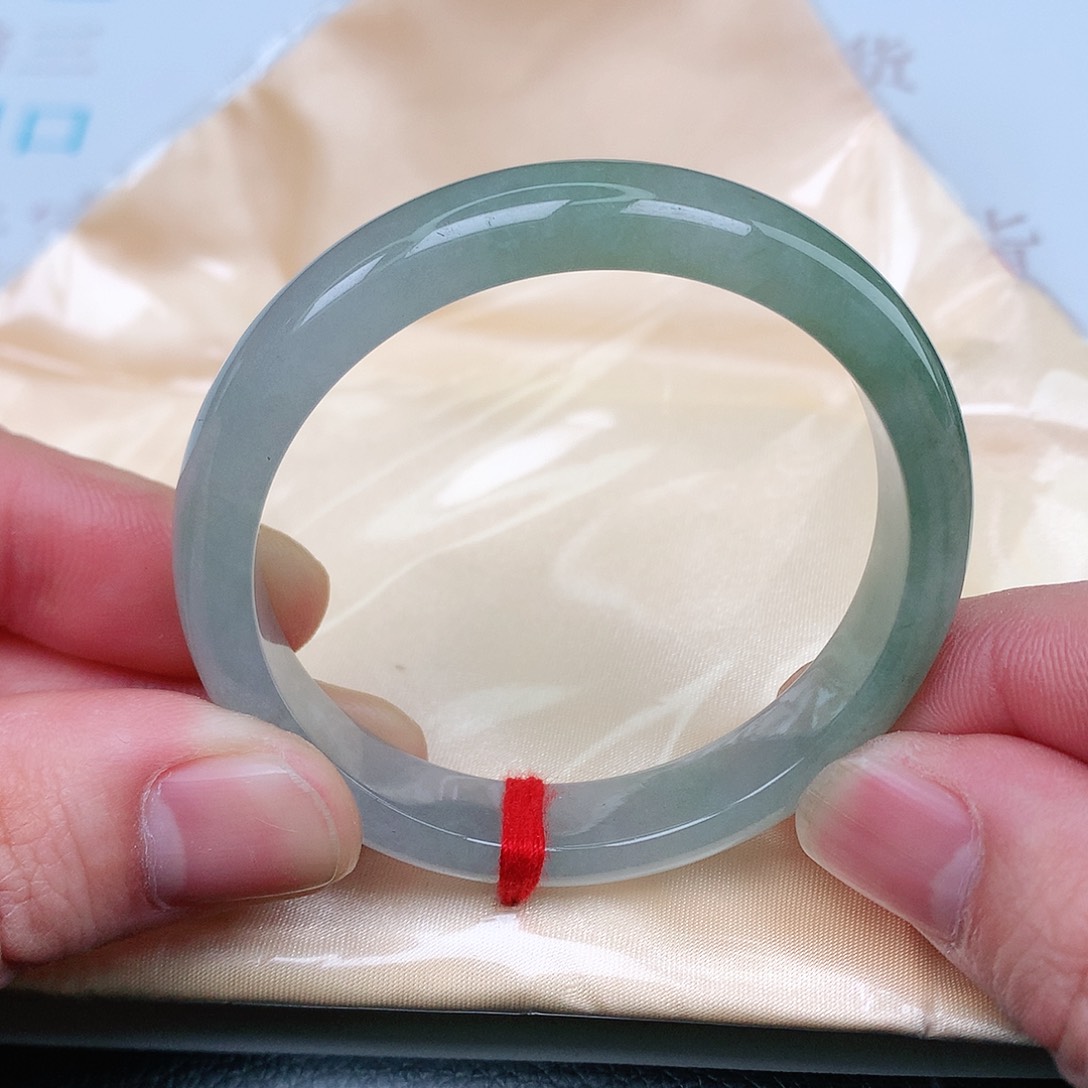 翡翠手镯未镶嵌天然