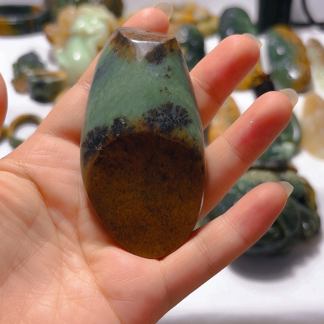 岫岩河磨玉（透闪石质玉）挂件未镶嵌