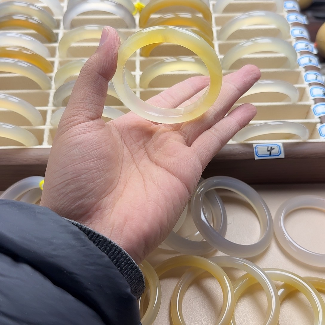 玛瑙/玉髓未镶嵌手镯56.6圈口