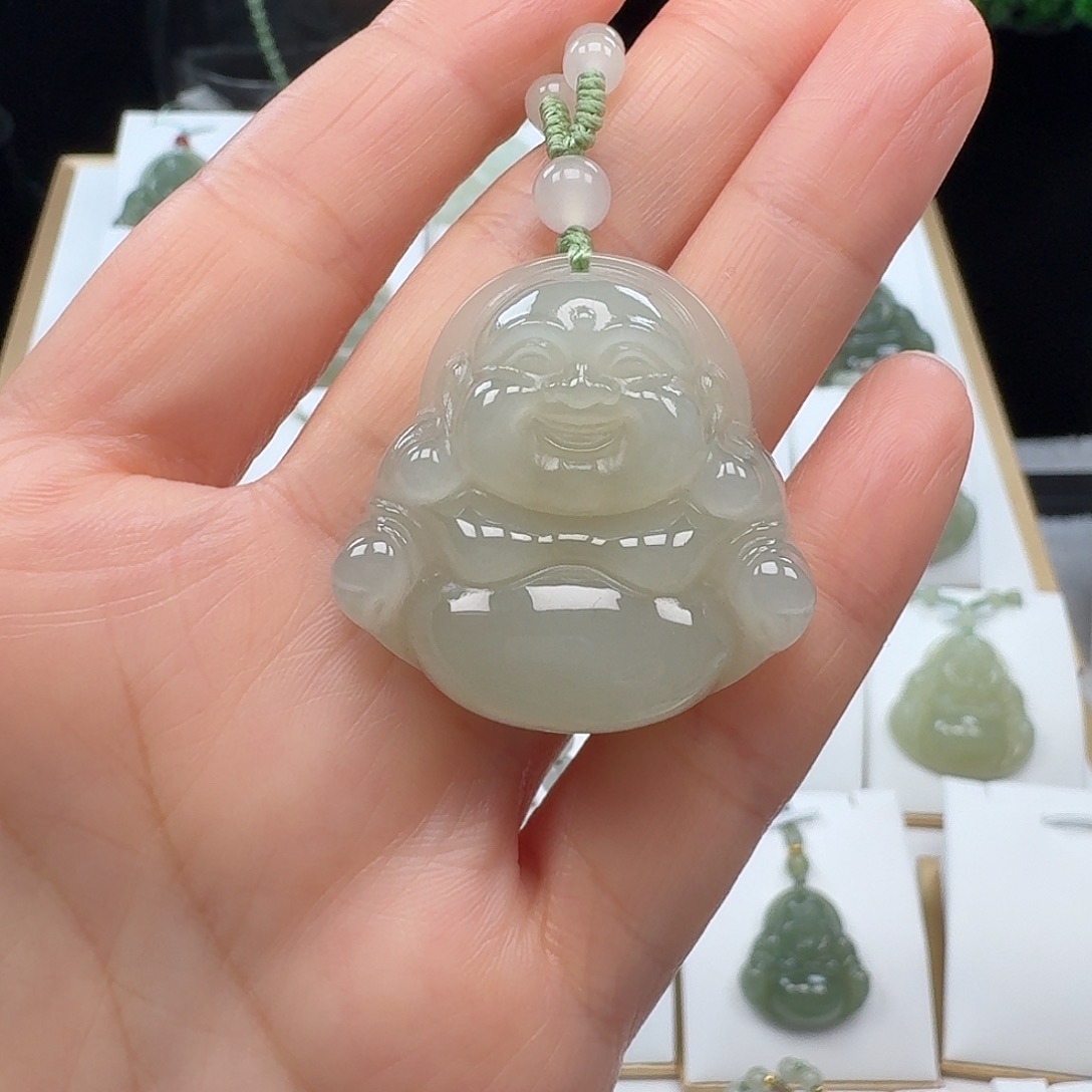 笨***笨和田玉未镶嵌颈饰