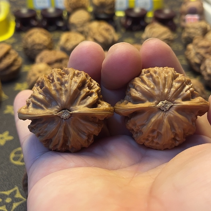 张***张文玩核桃吊坠宫灯