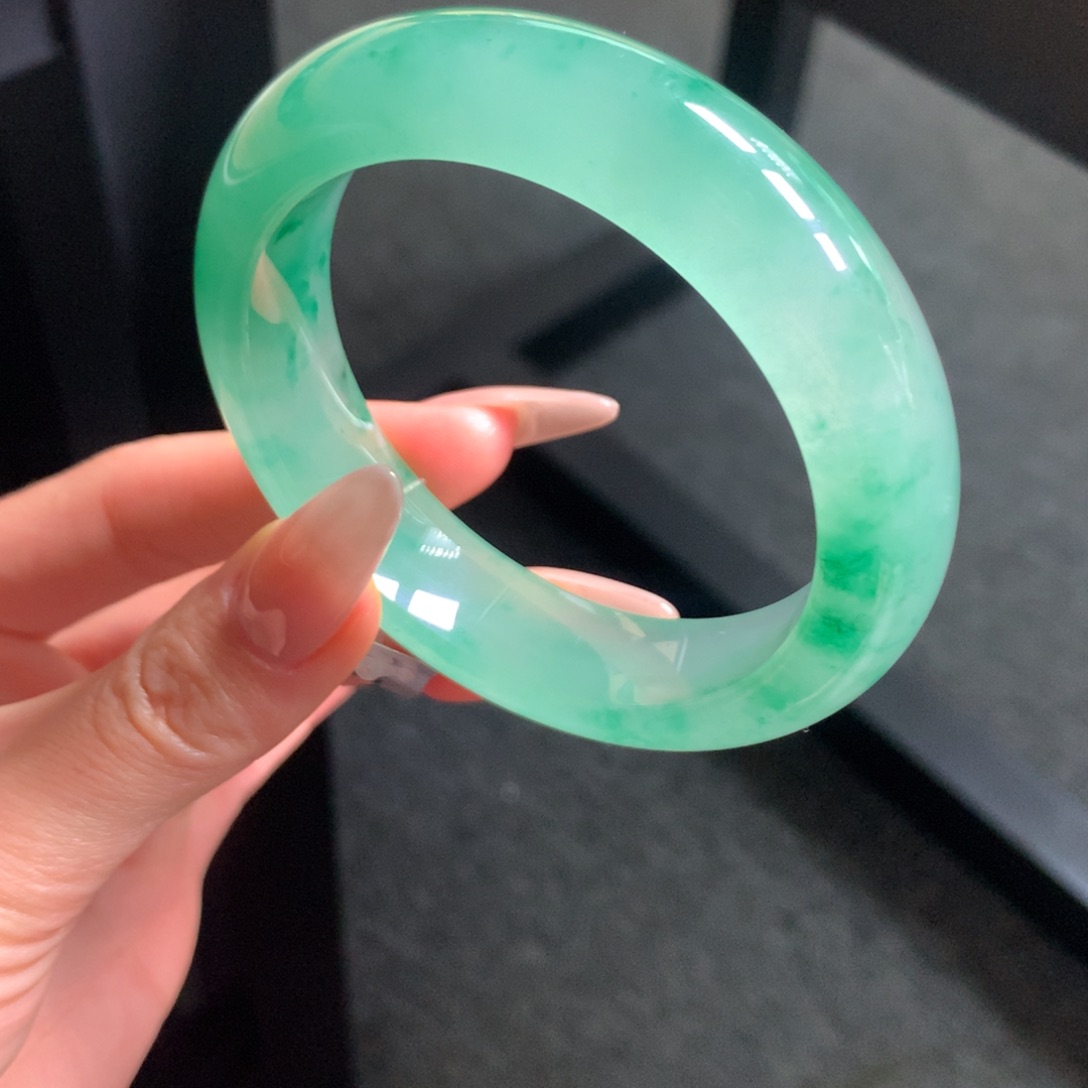 石英质玉未镶嵌手镯