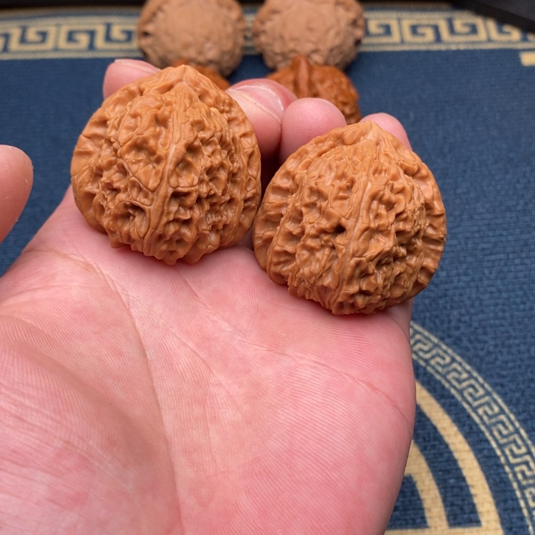 把件文玩核桃三角白39尺全品