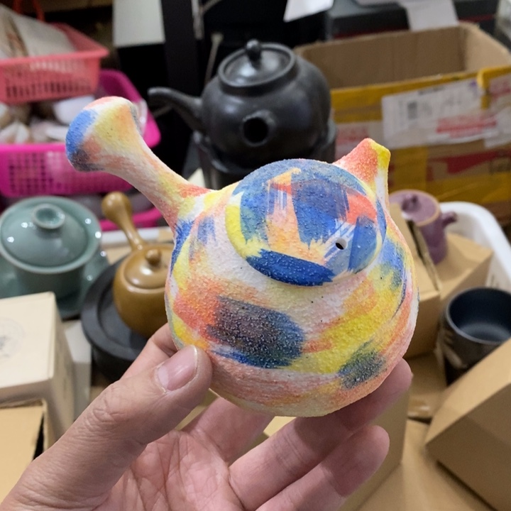 陶瓷艺术品及陶瓷壶