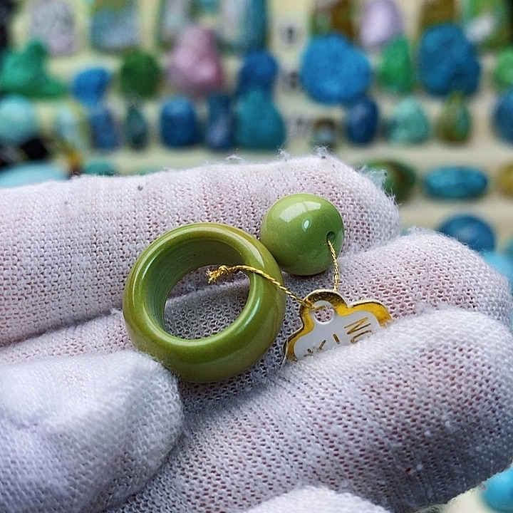 绿松石配饰未镶嵌