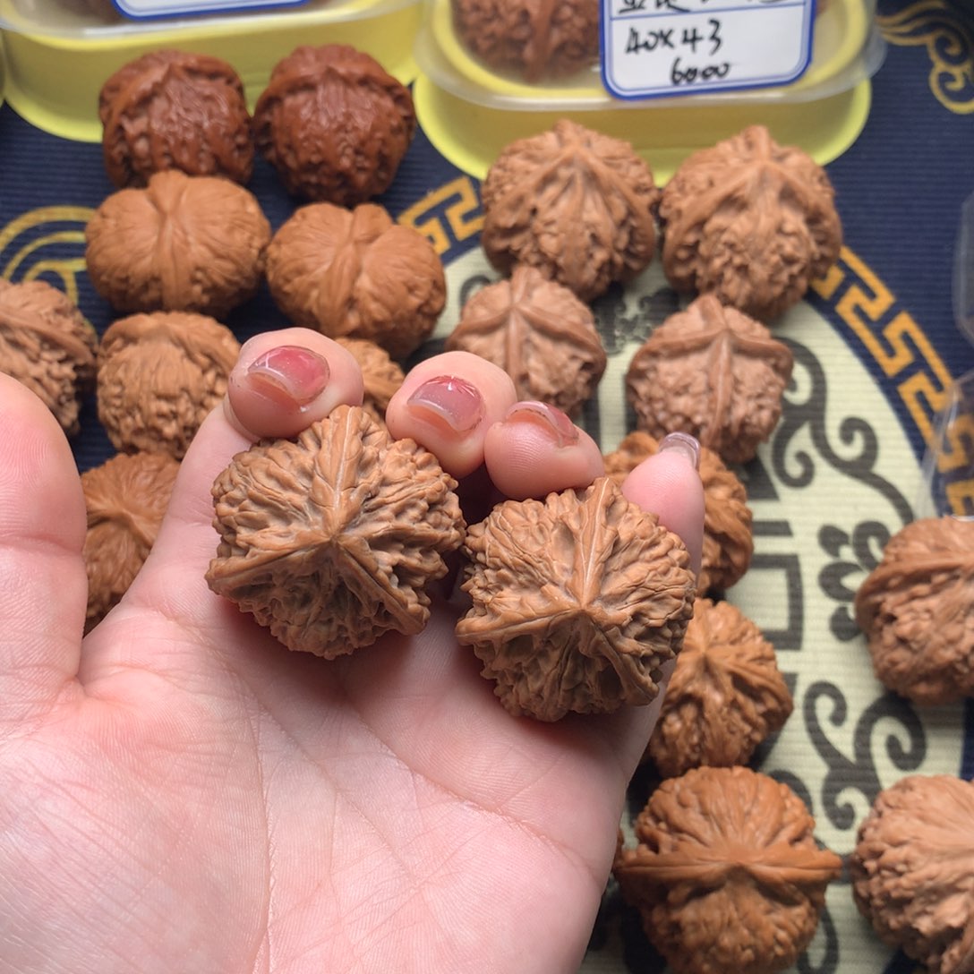 文玩核桃吊坠文山35