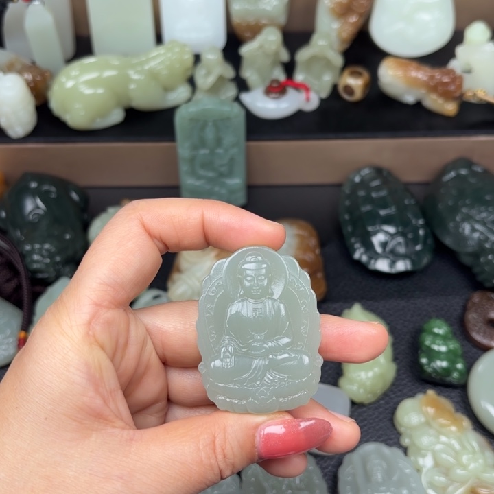 颈饰未镶嵌和田玉