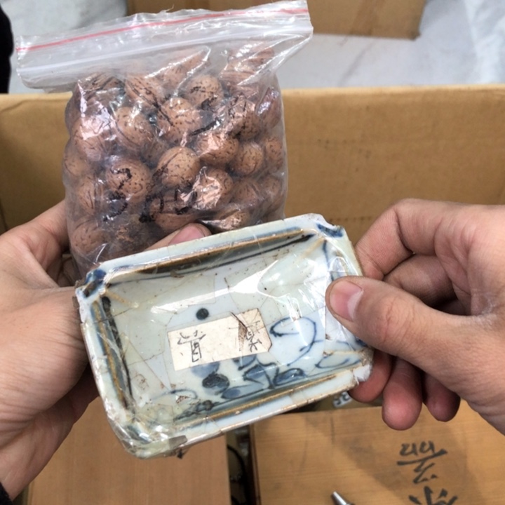 陶瓷孤品单件车里拍