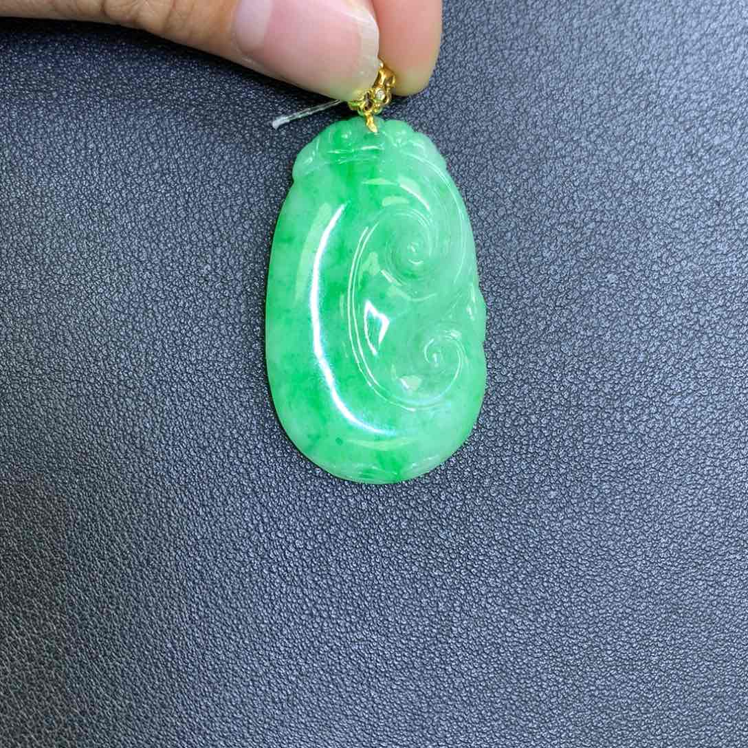 翡翠颈饰18K金镶嵌翡翠