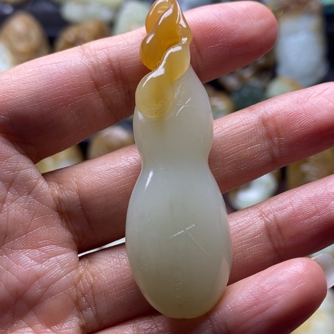 吊坠(不含链)未镶嵌和田玉（糖玉）