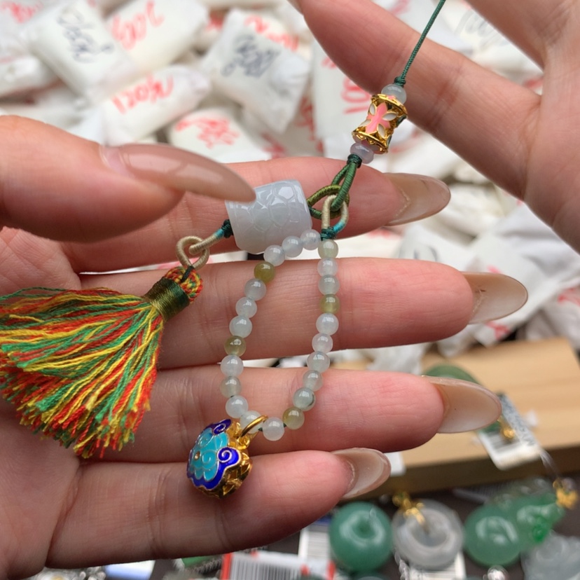 【闪购商品】翡翠挂件未镶嵌一