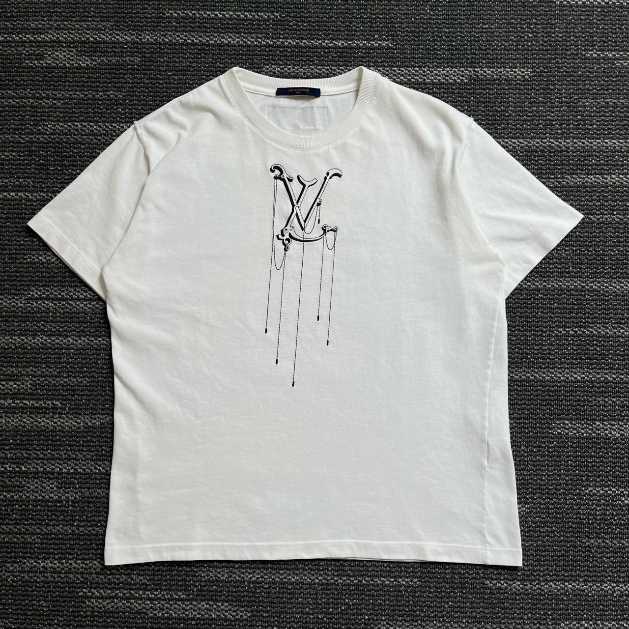 99新 LouisVuitton/路易威登 吊坠刺绣街头风格短袖T恤/L码/7064