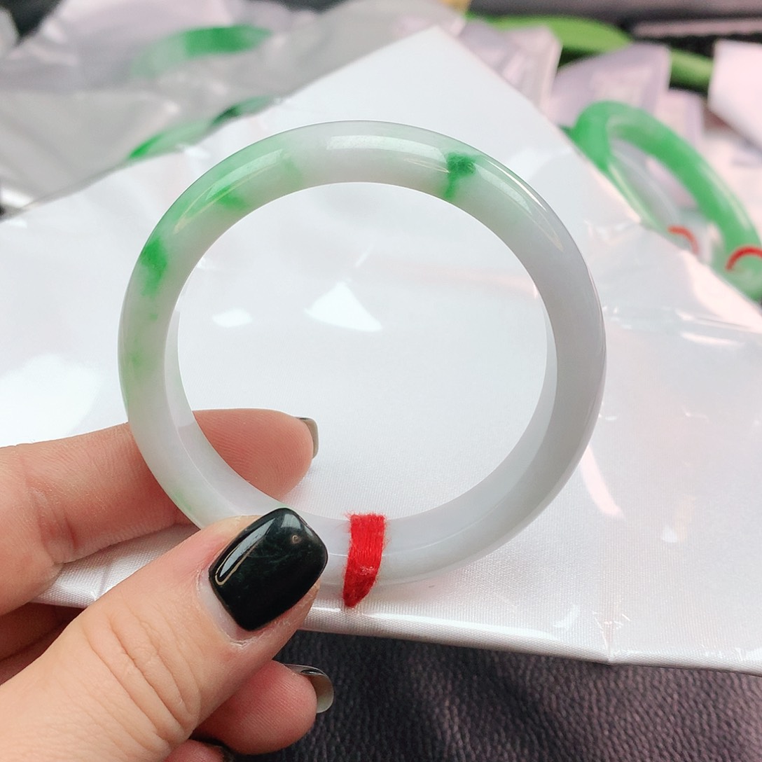 翡翠手镯未镶嵌正882459