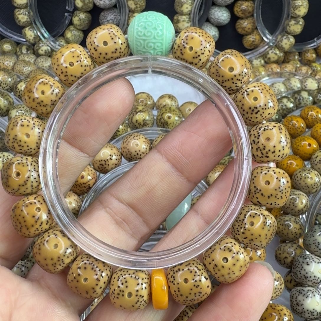 *****星月菩提手串鸡油黄月朗星稀12+