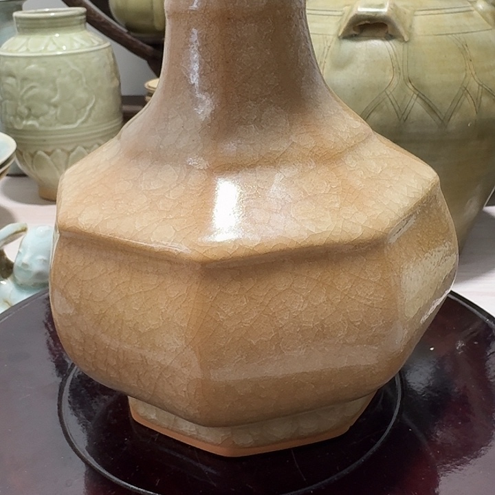 五***藏摆件米黄八方瓶陶瓷摆件