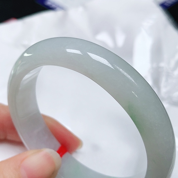 翡翠手镯（贵妃镯）未镶嵌