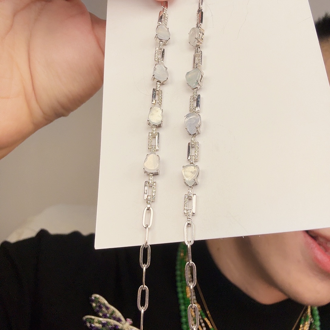 翡翠未镶嵌颈饰多样性发货一件