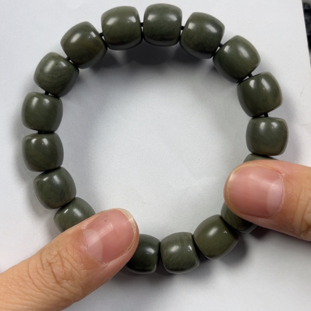 和田玉手链未镶嵌卡12直切