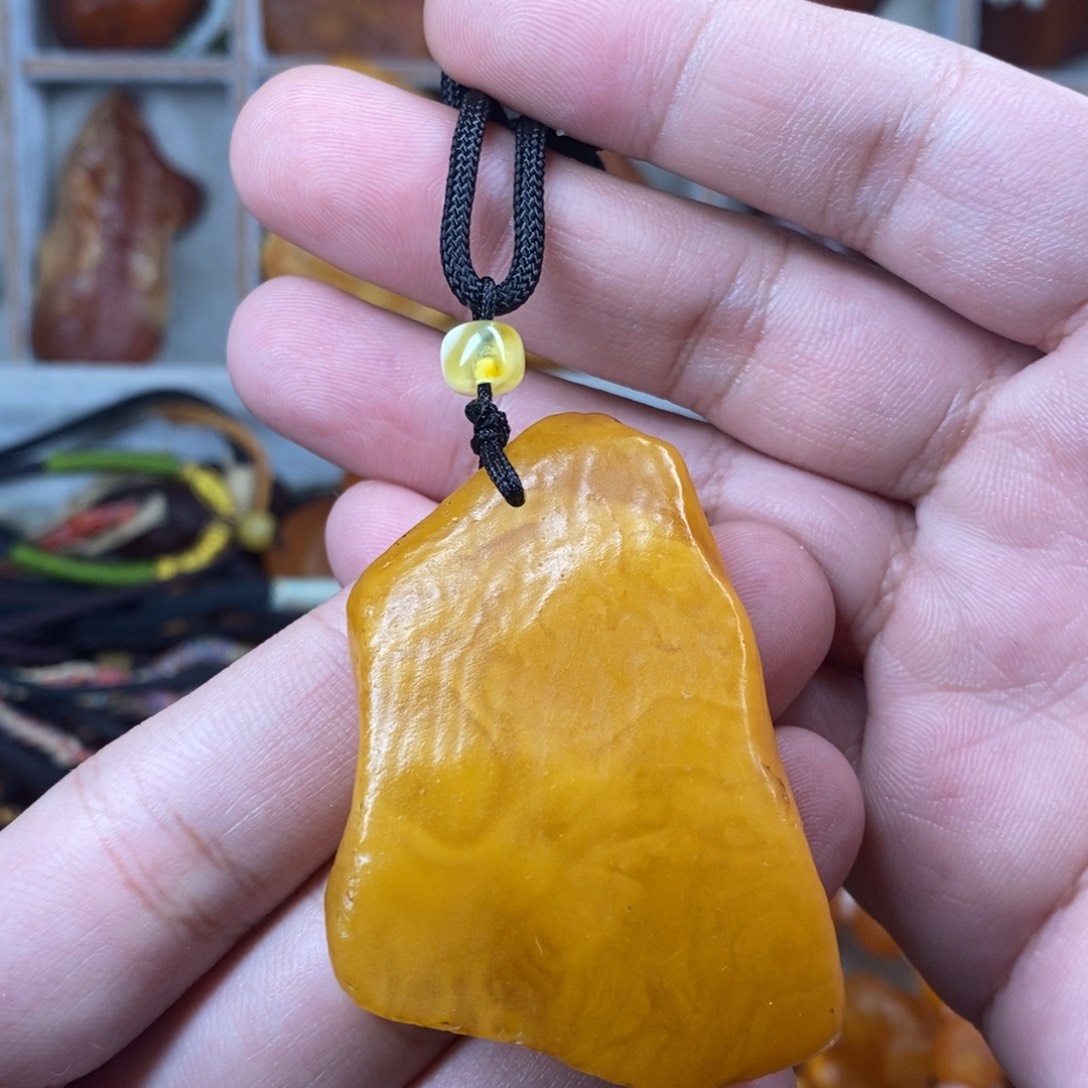 琥珀未镶嵌珠宝奇石