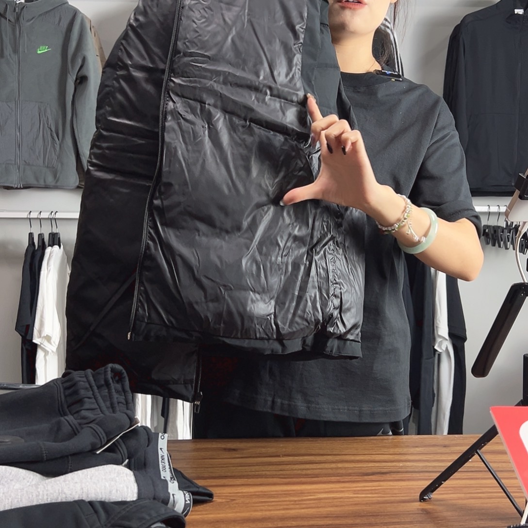 阿迪马甲黑色2XL码不退换