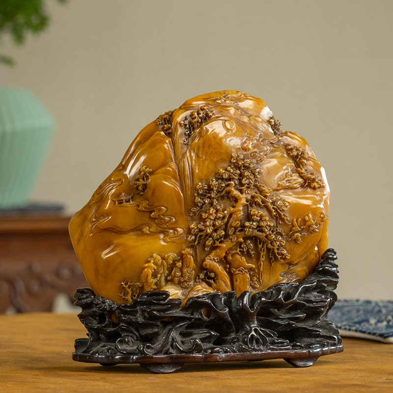 清代 寿山石雕山水人物山子摆件（红木座） 汪洙“山水有清音”石雕