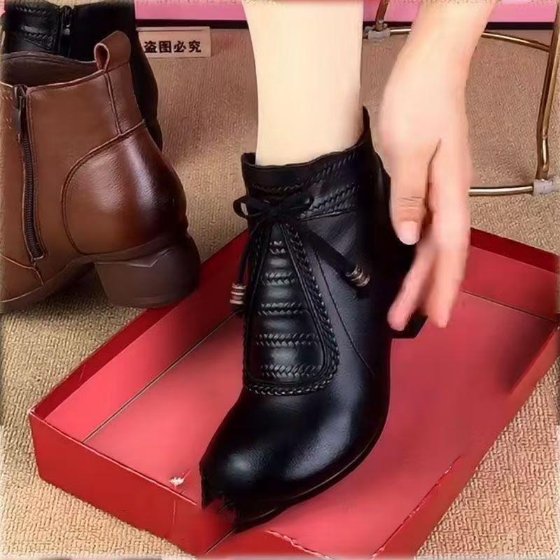 软底不累脚秋季新款纯皮复古加绒保暖短靴圆头连体粗跟中年妈妈靴