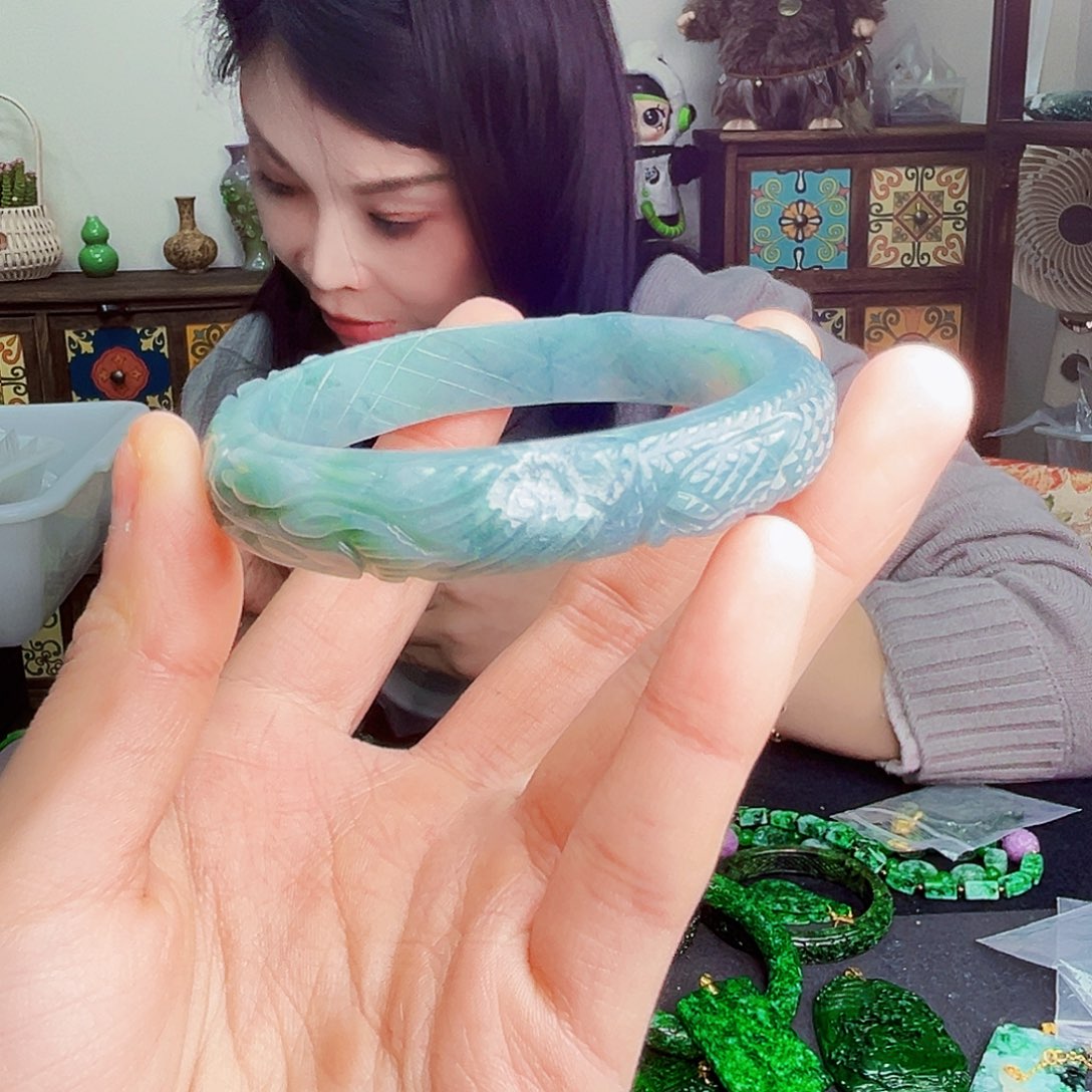 颈饰未镶嵌翡翠多样性