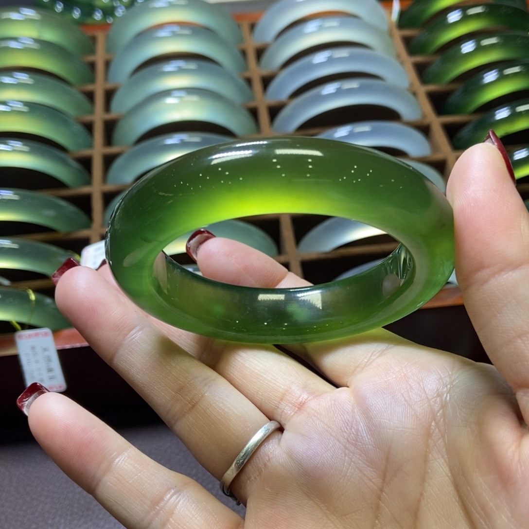 蛇纹石玉手镯54+未镶嵌